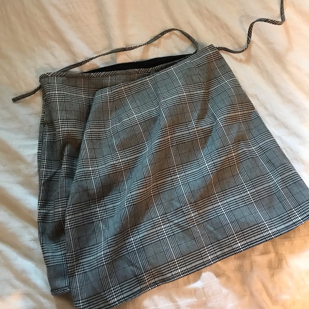 Wrap around black and white mink skirt, brand new